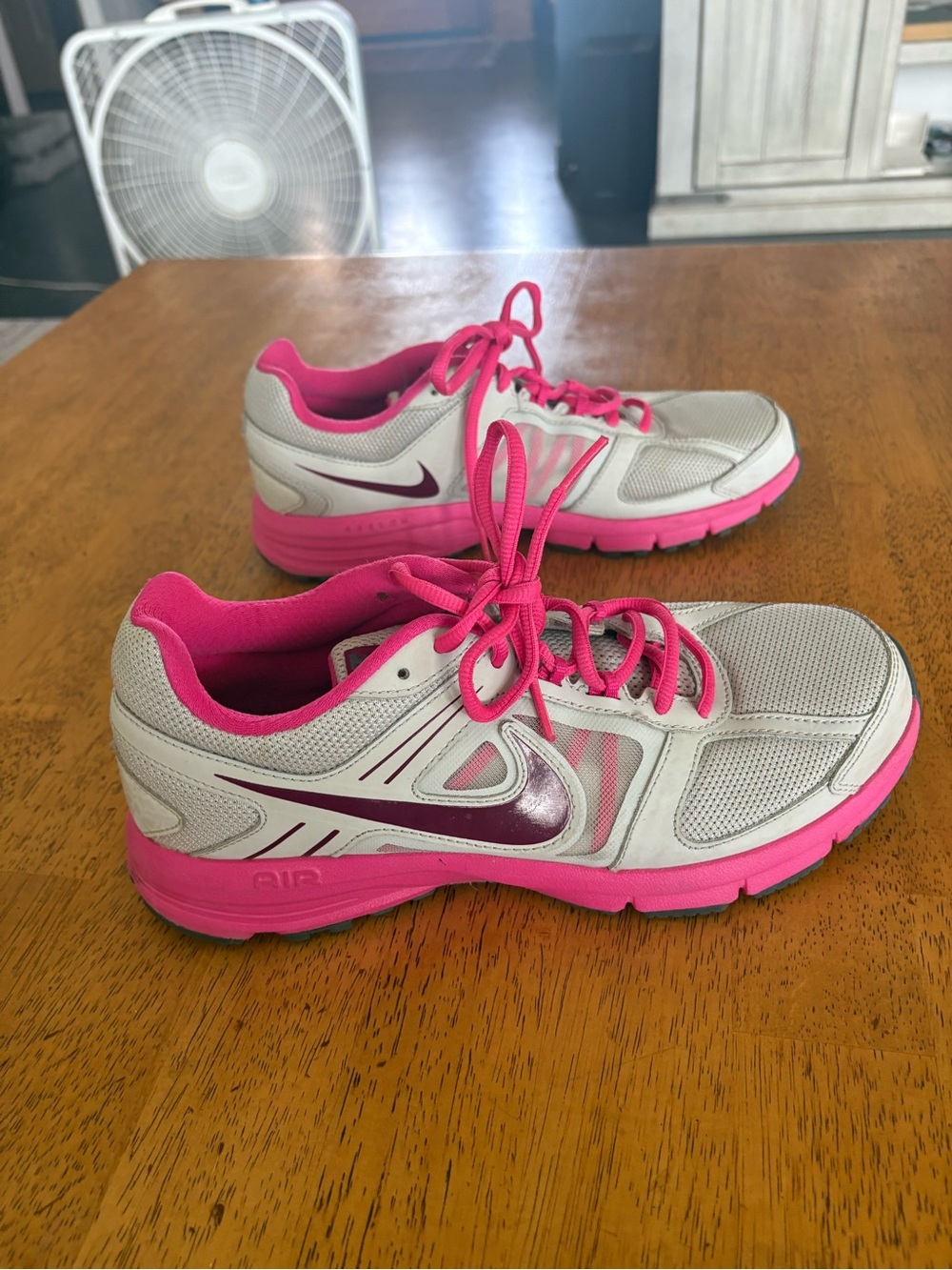Nike shoes - Picture 7 of 11